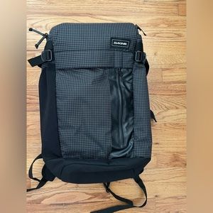 Rare DAKINE 30L Commuter backpack 🎒 like new , discontinued!